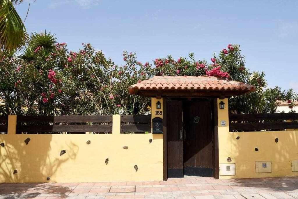 Aurora Mari Villa Your Dream Steps From The Ocean Shore Калета-де-Фусте Экстерьер фото